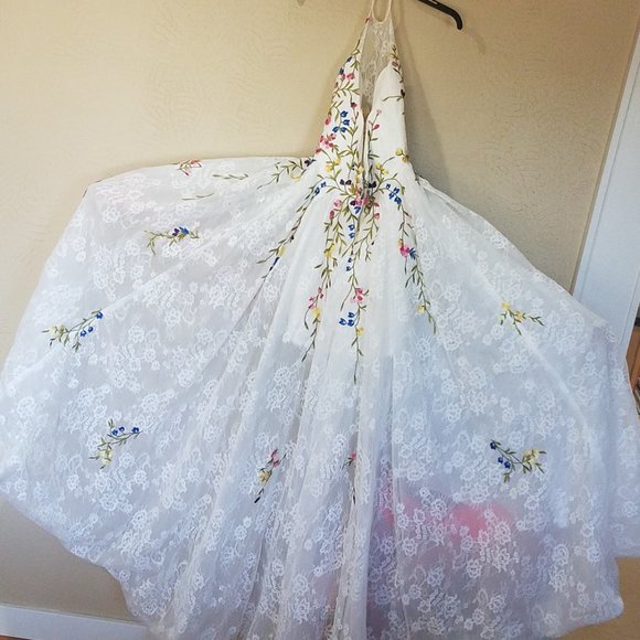 SHERRI HILL WHITE FLORAL LACE PROM DRESS - Picture 13 of 16